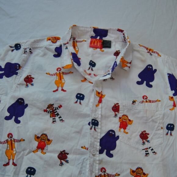 McDonalds All Over Print Short Sleeve Button up Medium - Picture 4 of 9